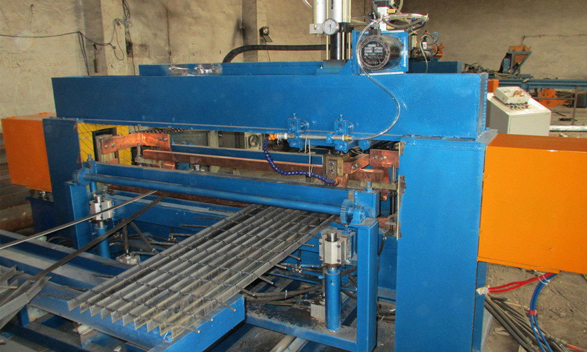 鋼格板壓力焊機(jī)